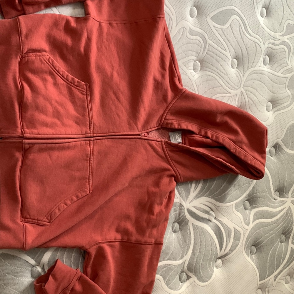Tna cozy fleece, boyfriend boxy cut. Size XL. Colour: warm sienna red Spring ‘22